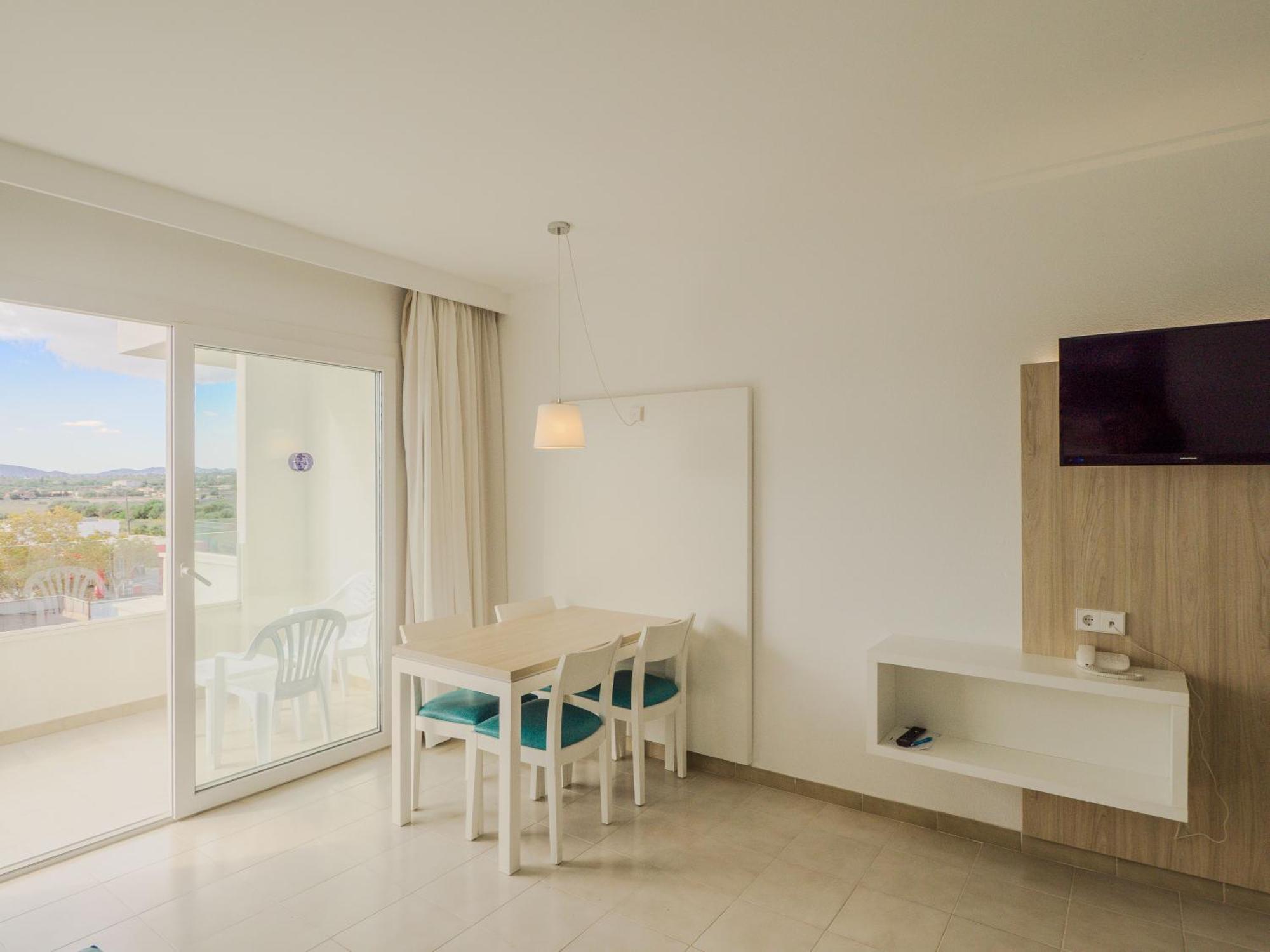 Apartamentos La Santa Maria Cala Millor  Exteriör bild