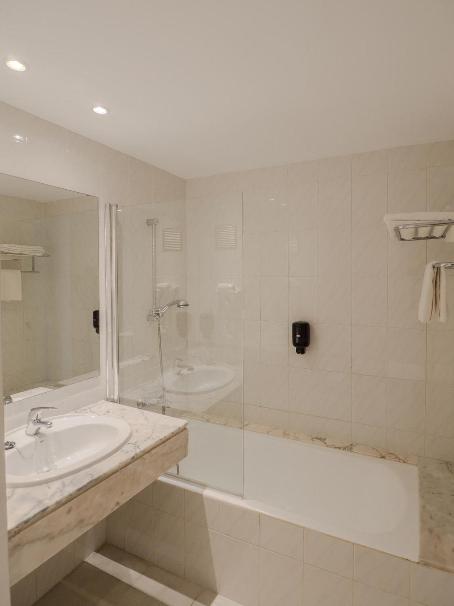 Apartamentos La Santa Maria Cala Millor  Exteriör bild